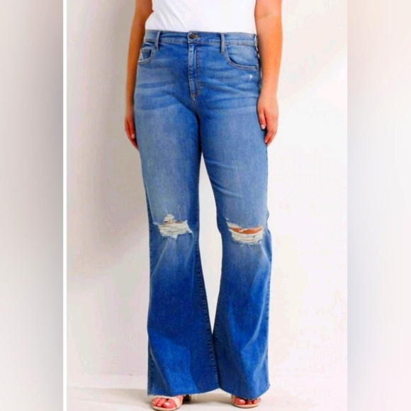 Sneak Peek Denim - Sneak Peek Women's High Rise Flare Jean with Hem Distressing- Size 27- NWOT💙